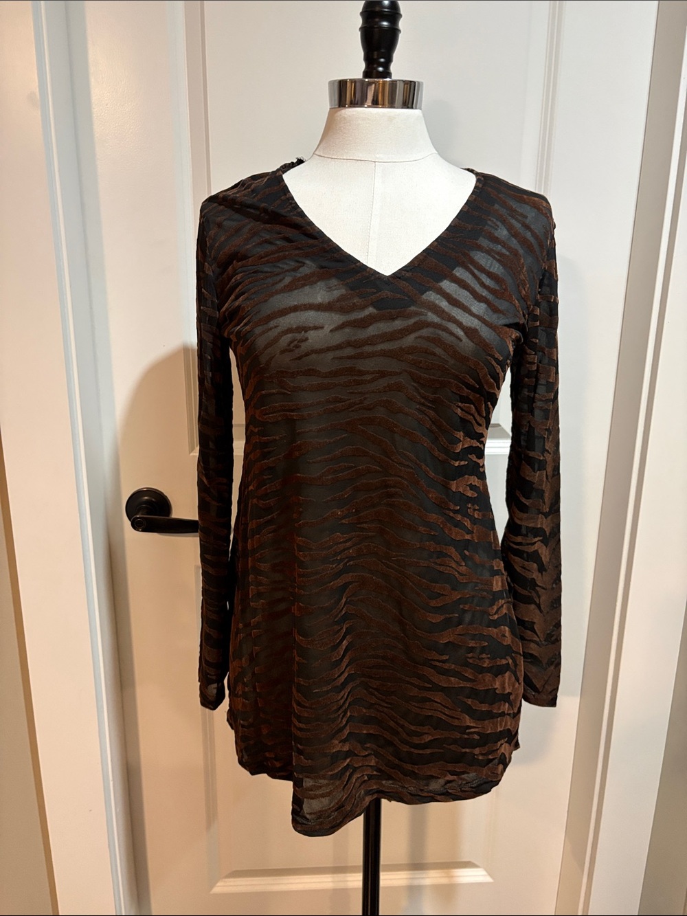 Women's Black and Brown Animal Print V-Neck Long Sleeve Top